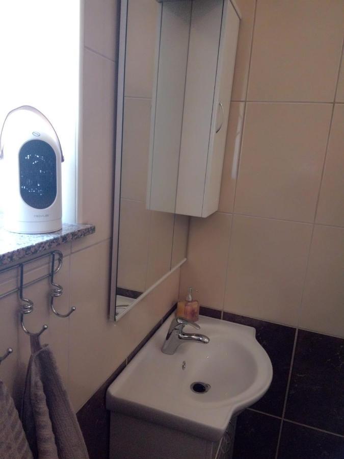 Studio Apartman Kika Оточац Экстерьер фото